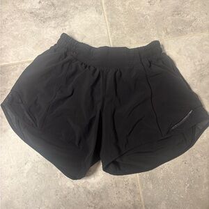 Lululemon Hotty Hot Low Rise inseam 4in- size 4
